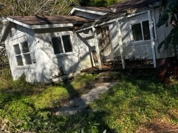 13915 Harding Ave, Bayou La Batre, AL 36509