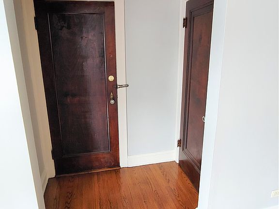 2nd image of 1668 W Farwell Ave Rear 1C