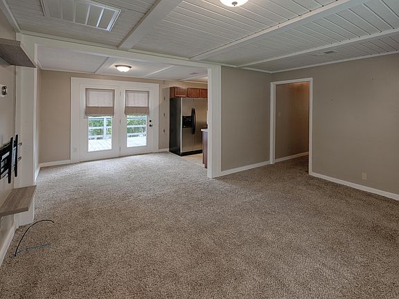 5th image of 2200 Paris Rd