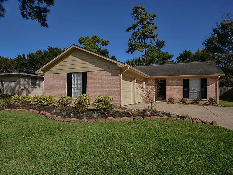 5831 Culross Close — Photo 15