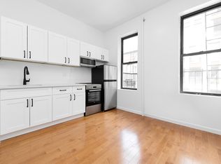 323 W 42nd St APT 4R, New York, NY 10036