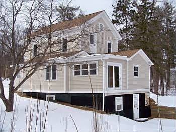1st image of 418 Colby St