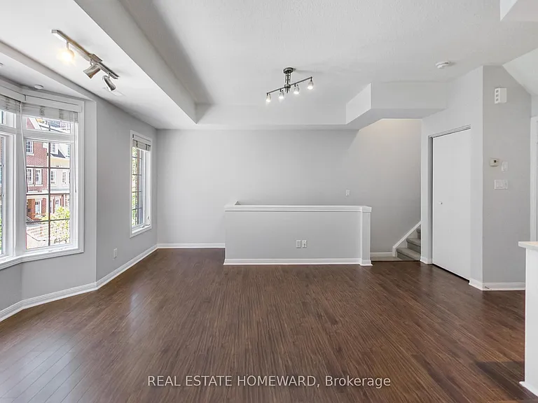 11 Niagara St #Townhouse 11 — Photo 5