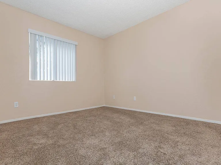 Barstonian Apartments — Photo 21