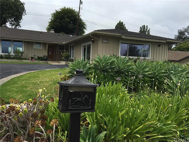 Front entrance, driveway