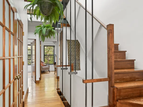 295 6th Avenue image 9 of 20