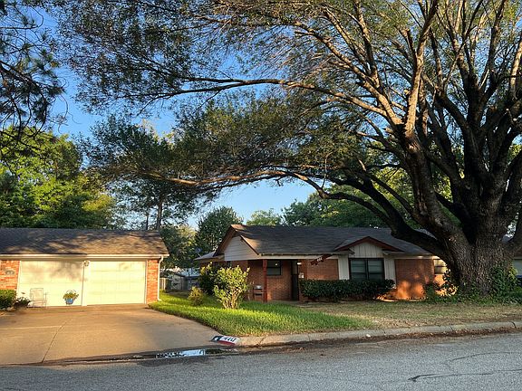 3rd image of 408 Norman Dr
