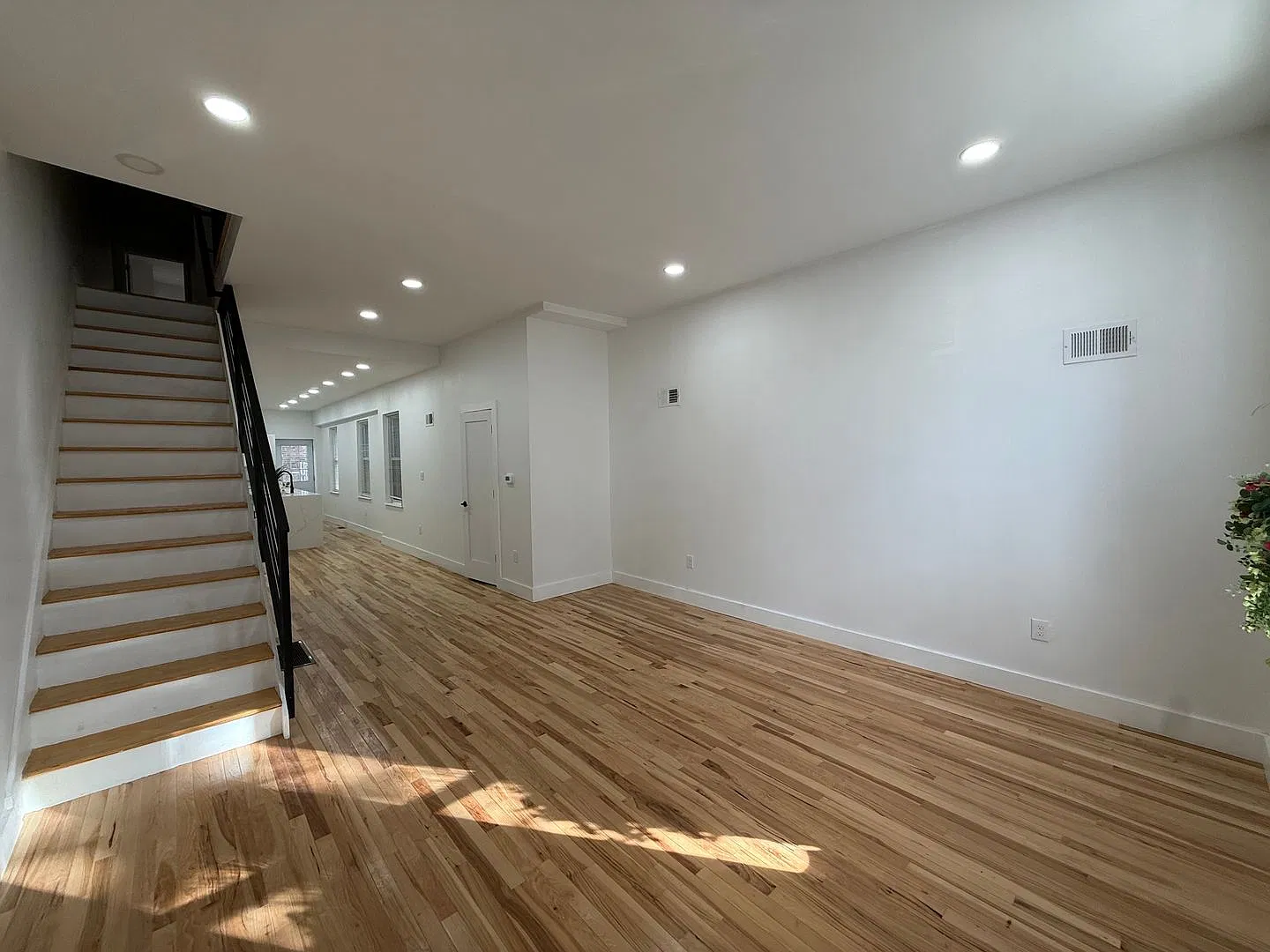 Newly Renovated Home in Brewerytown — Photo 2