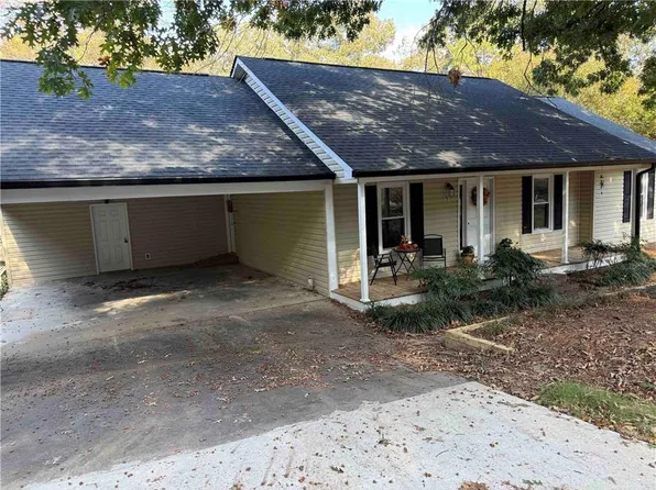 9 Woodberry Dr SE, Silver Creek, GA 30173