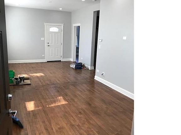 5th image of 2408 W Arthington St #3R