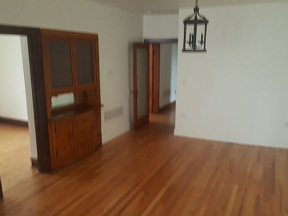 3rd image of 8457 S Marquette Ave