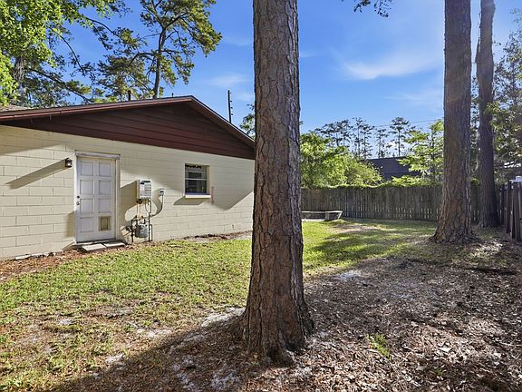 4th image of 3741 NW 21st Dr