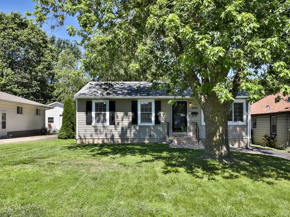 3523 Long Dr, Saint Ann, MO 63074