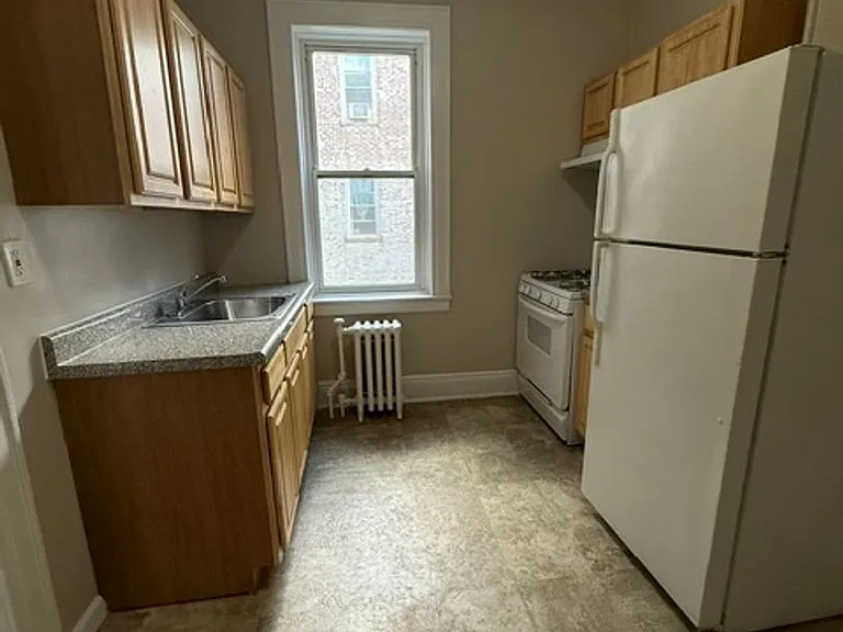 411 Highland Ave — Photo 14