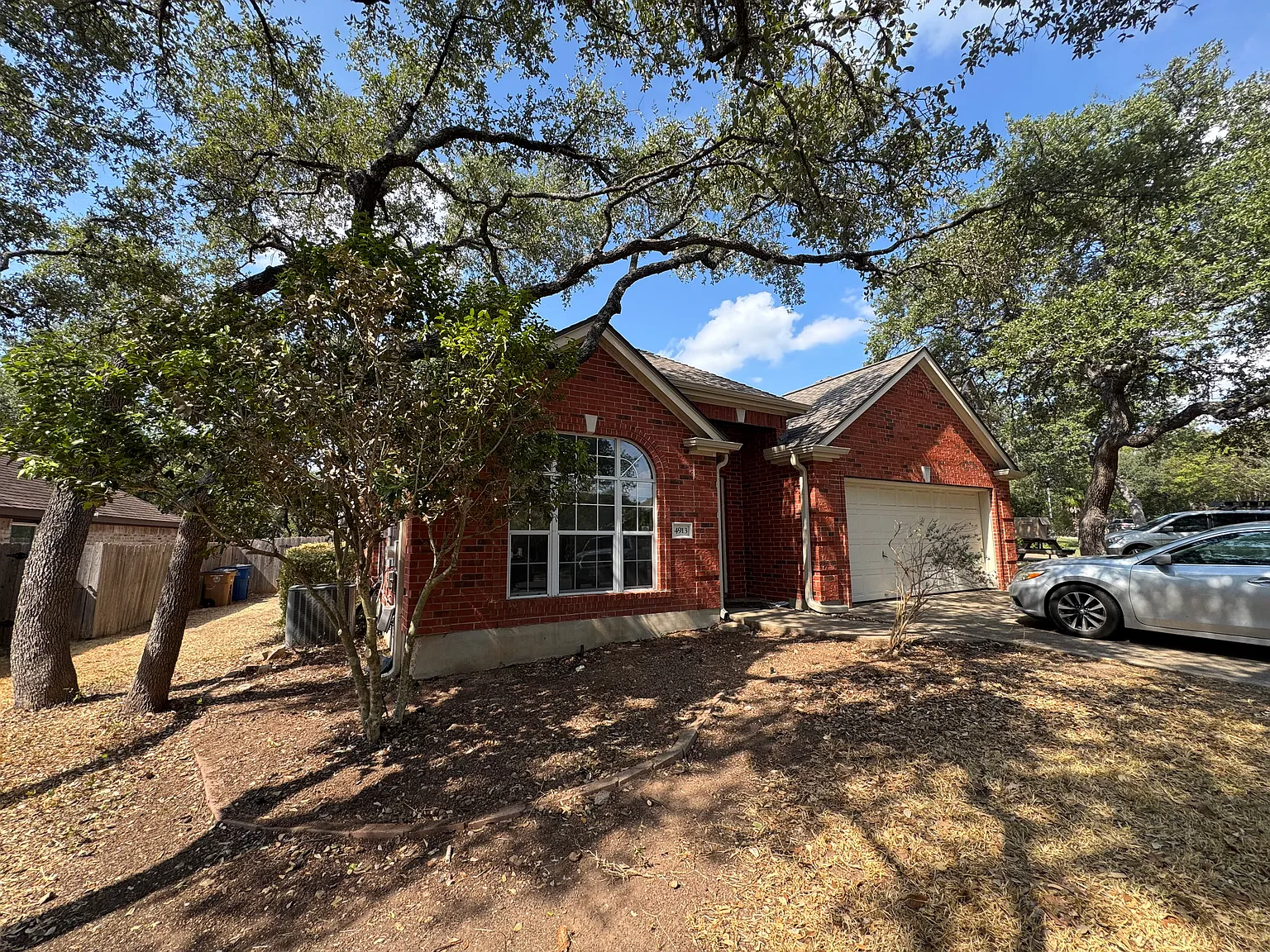 3 bed, 1851 sqft, $3,200 — Photo 2