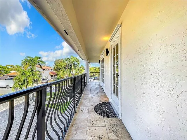 2836 NW 11th Ave — Photo 2