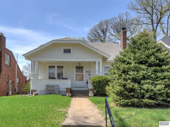 2044 N 49th St, Omaha, NE 68104