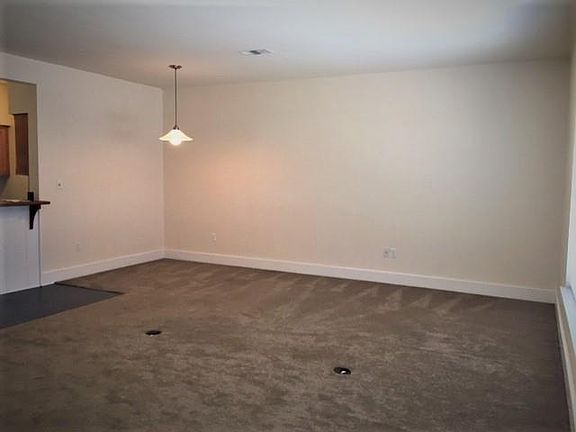 4th image of 2094 Woodrow St