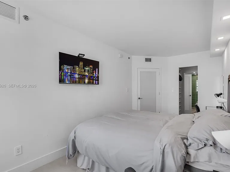 100 Lincoln Rd #539 — Photo 14