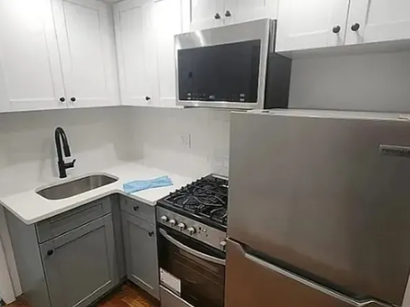 534 West 50th Street image 1 of 8