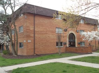 18550 Torrence Ave APT 12, Lansing, IL 60438