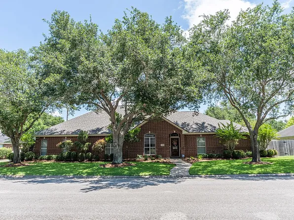 1304 Donna Dr, El Campo, TX 77437