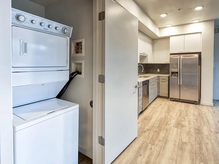 EVIVA Midtown Apartments — Photo 38