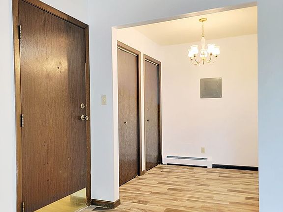 5th image of 1015 12th St NE #9