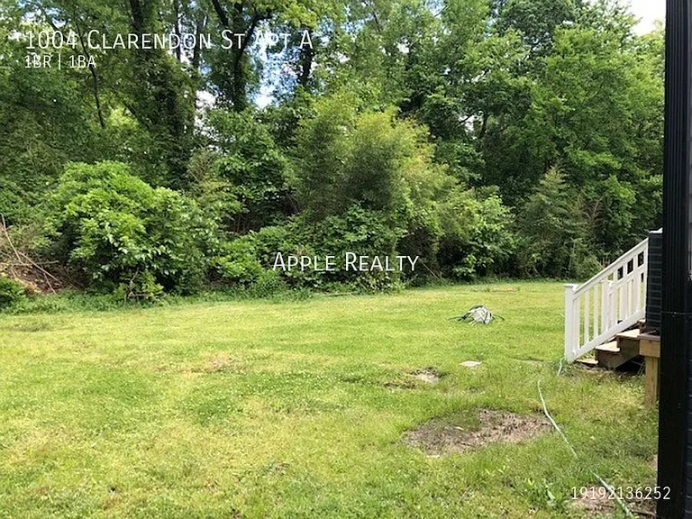 1004 Clarendon St #A — Photo 12