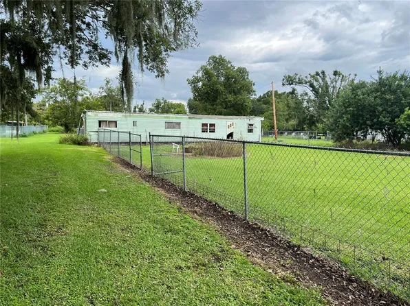1919 Dawn Heights Dr #15, Lakeland, FL 33801