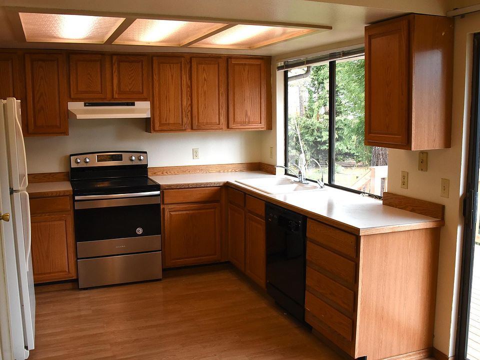 1st image of 12103 SE 46th Ct