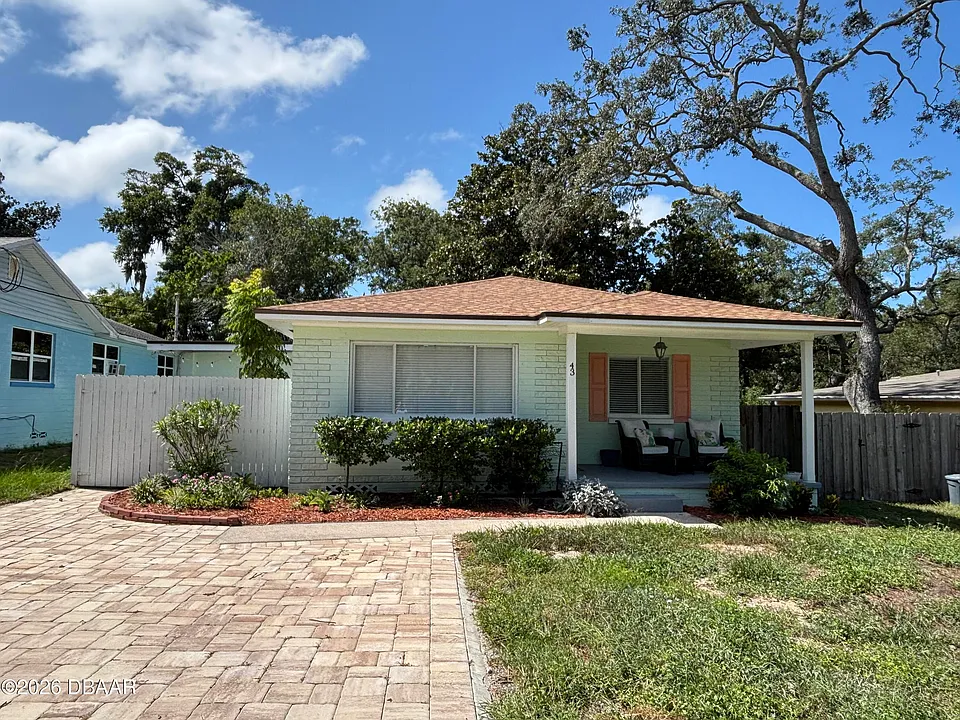 43 Warwick Ave