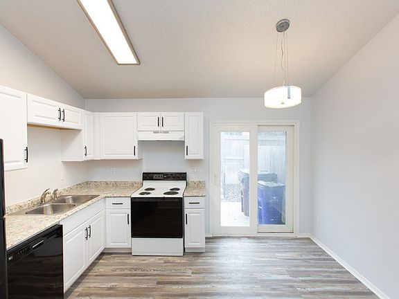 5th image of 1015 E Yager Ln Unit 106