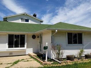 8858 S Main St, Hometown, IL 60456