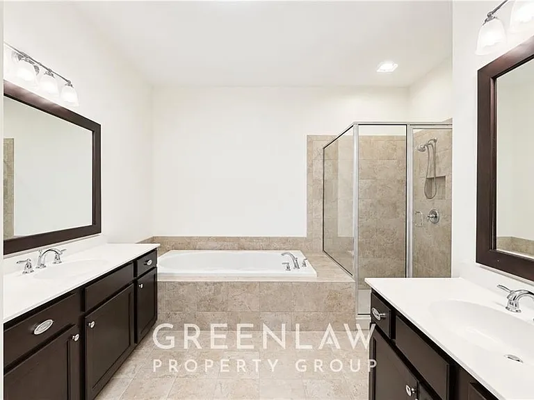 7403 Lowery Oak Dr — Photo 33