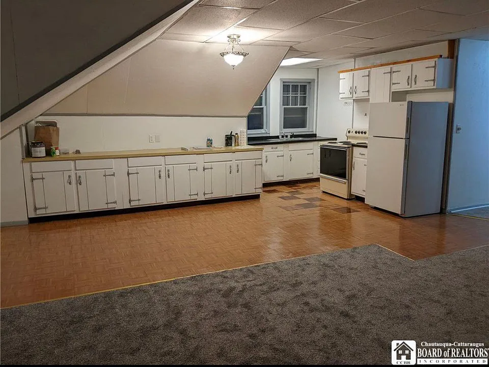 349 Foote Ave #3