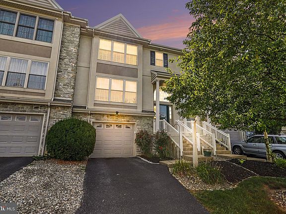 3rd image of 634 Lausch Ln