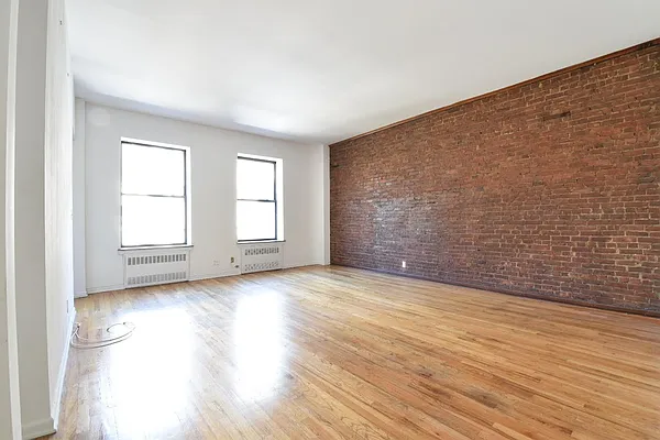 Rented by (Legacy) NY Quality Living Uptown | media 6
