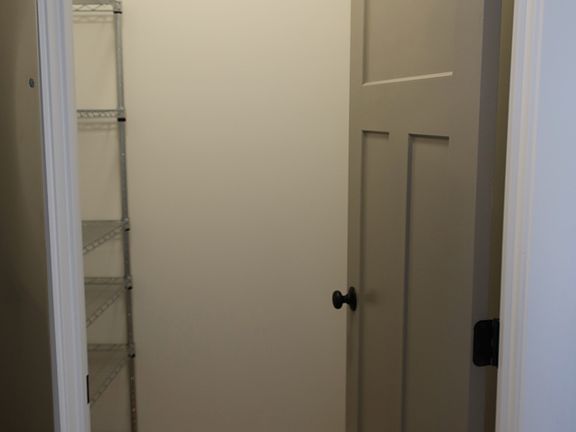 Walk in pantry