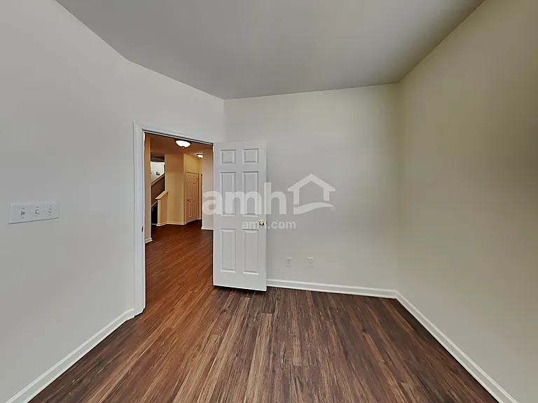 1009 Skillbeck Rd — Photo 15