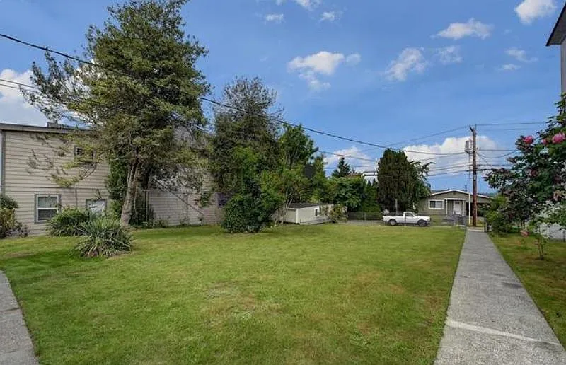 Building Photo - 921 Highland Ave