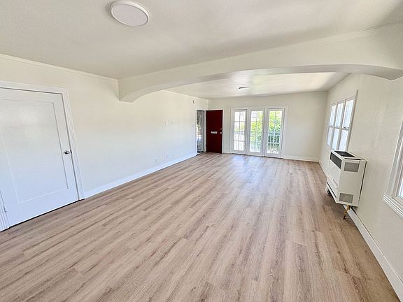 3rd image of 872-878 Serrano Pl