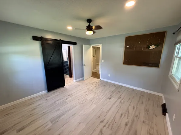 1307 W Berkeley St, Springfield, MO 65807