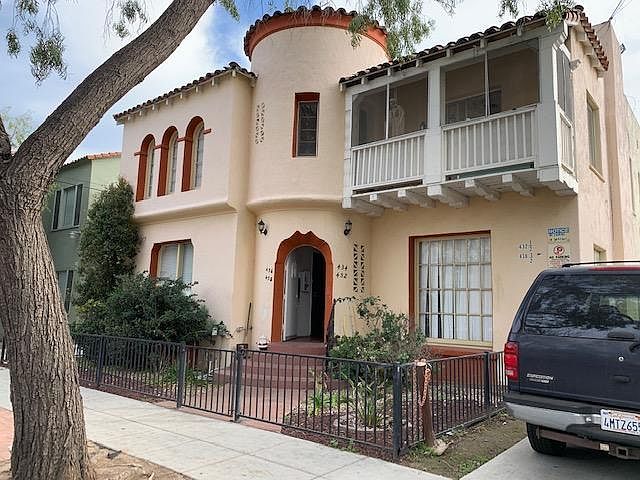 2nd image of 438 1/2 Walnut Ave