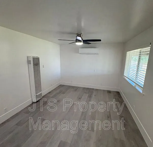 2440 Central Ave #B — Photo 16