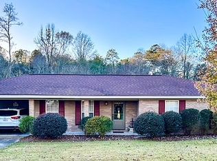 12 Country Park Cir, Petal, MS 39465