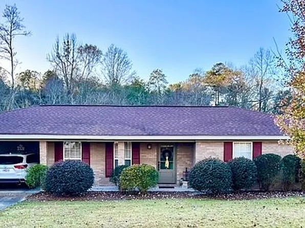 12 Country Park Cir, Petal, MS 39465