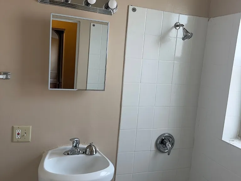 8058 S Hermitage Ave — Photo 12