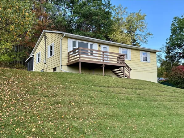 223 Jamaica Blvd, Endicott, NY 13760