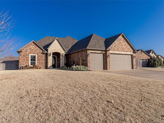 3rd image of 4709 SW 126th St